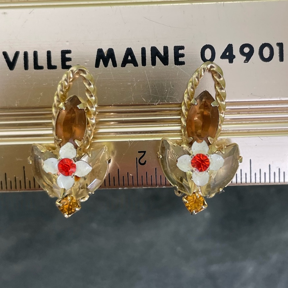 Vintage Gold Flower Austrian Crystal Clip-on Earrings - Picture 8 of 9